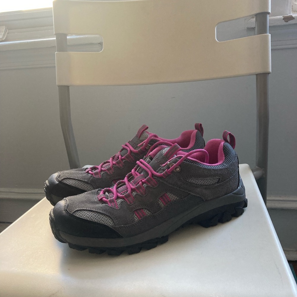 Bearpaw Hiking Shoes, sz 9